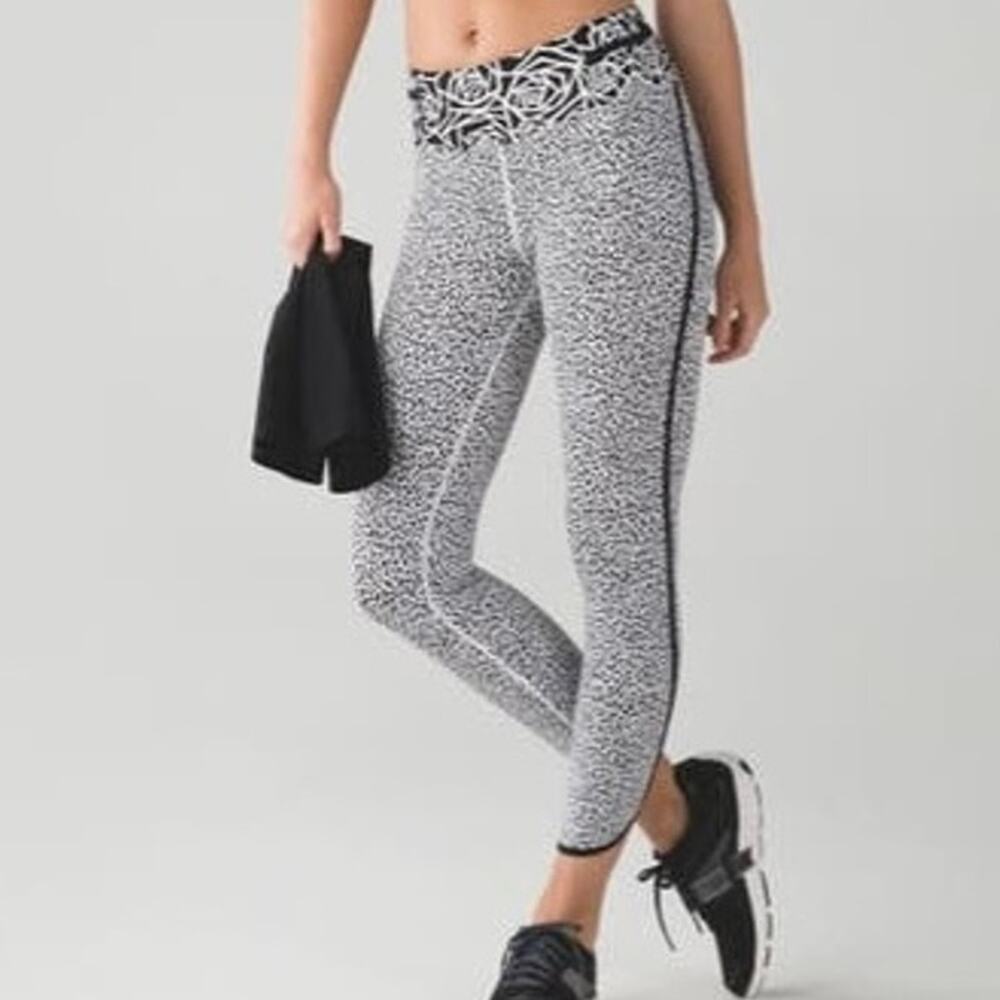 Lululemon Real Quick Tight Miss Mosaic Posey Black & White Size 2